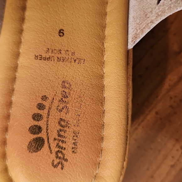 Spring Step White Leather Upper Thong Cut-Out Sandal White Size 9 - Picture 5 of 6